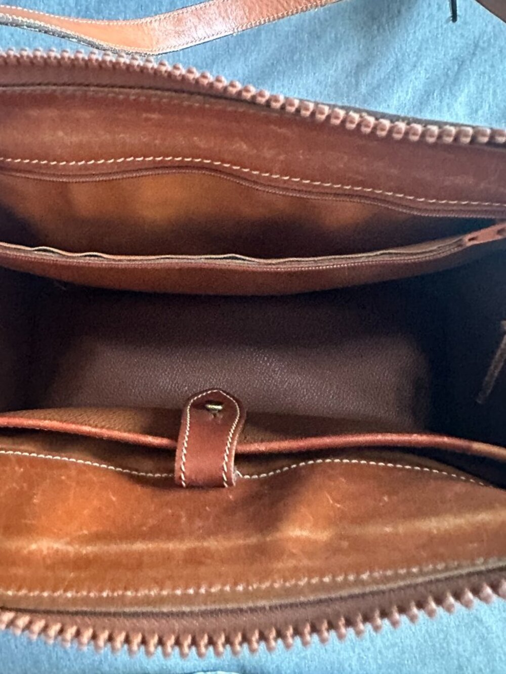 Vintage Dooney and Bourke over the shoulder bag - Picture 2 of 3